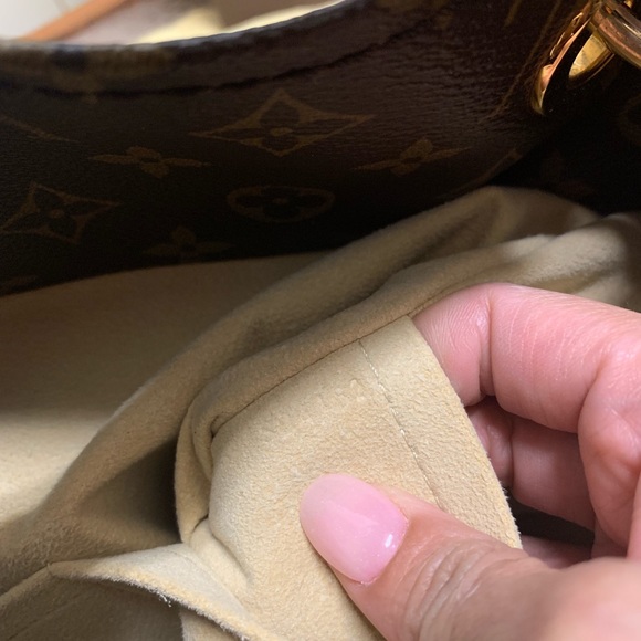 Louis Vuitton Artsy Monogram - Picture 7 of 8